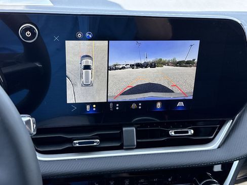 New 2026 Chevrolet Equinox LT w/ Safety and Technology Package FWD image 23