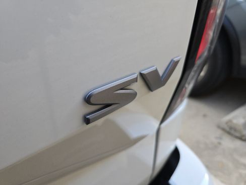 Used 2024 Nissan Frontier SV RWD image 8