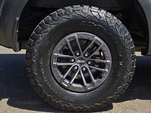 Used 2019 Ford F150 Raptor w/ Equipment Group 802A Luxury image 10