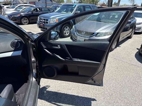Used 2013 MAZDA MAZDA3 i Touring FWD image 19