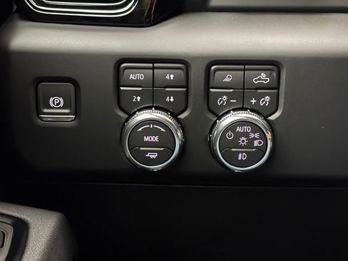 New 2026 GMC Sierra 2500 AT4 w/ AT4 Premium Plus Package AWD/4WD image 24