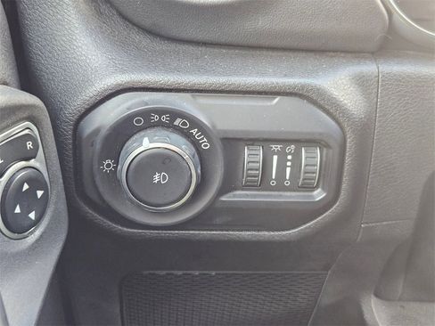 Certified 2020 Jeep Wrangler Unlimited Sahara image 20