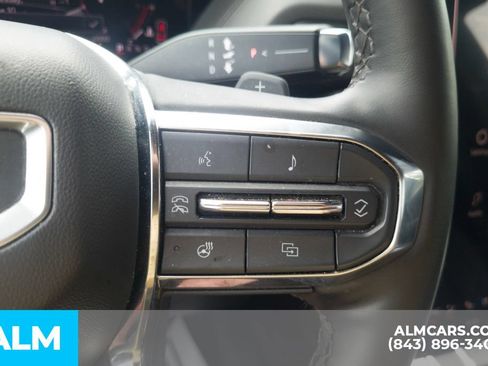Used 2025 GMC Yukon XL Denali RWD image 28