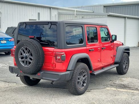 Used 2025 Jeep Wrangler Unlimited Sport AWD/4WD image 5