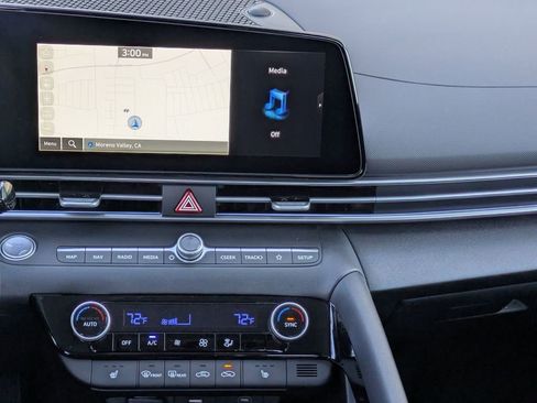 New 2025 Hyundai Elantra SEL image 21