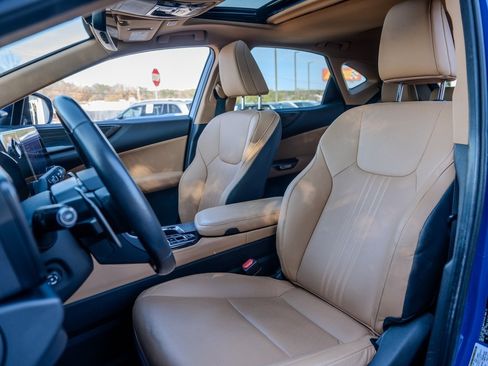 Used 2023 Lexus NX 250 FWD w/ Premium Package image 18