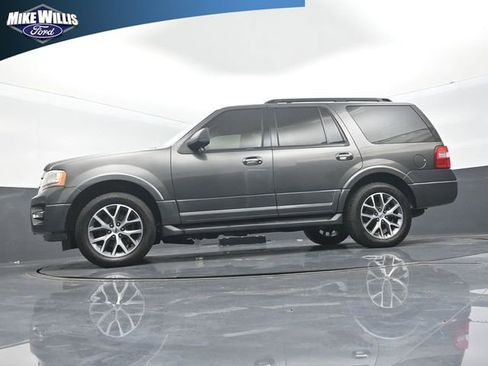 Used 2016 Ford Expedition XLT w/ Equipment Group 202A RWD image 20