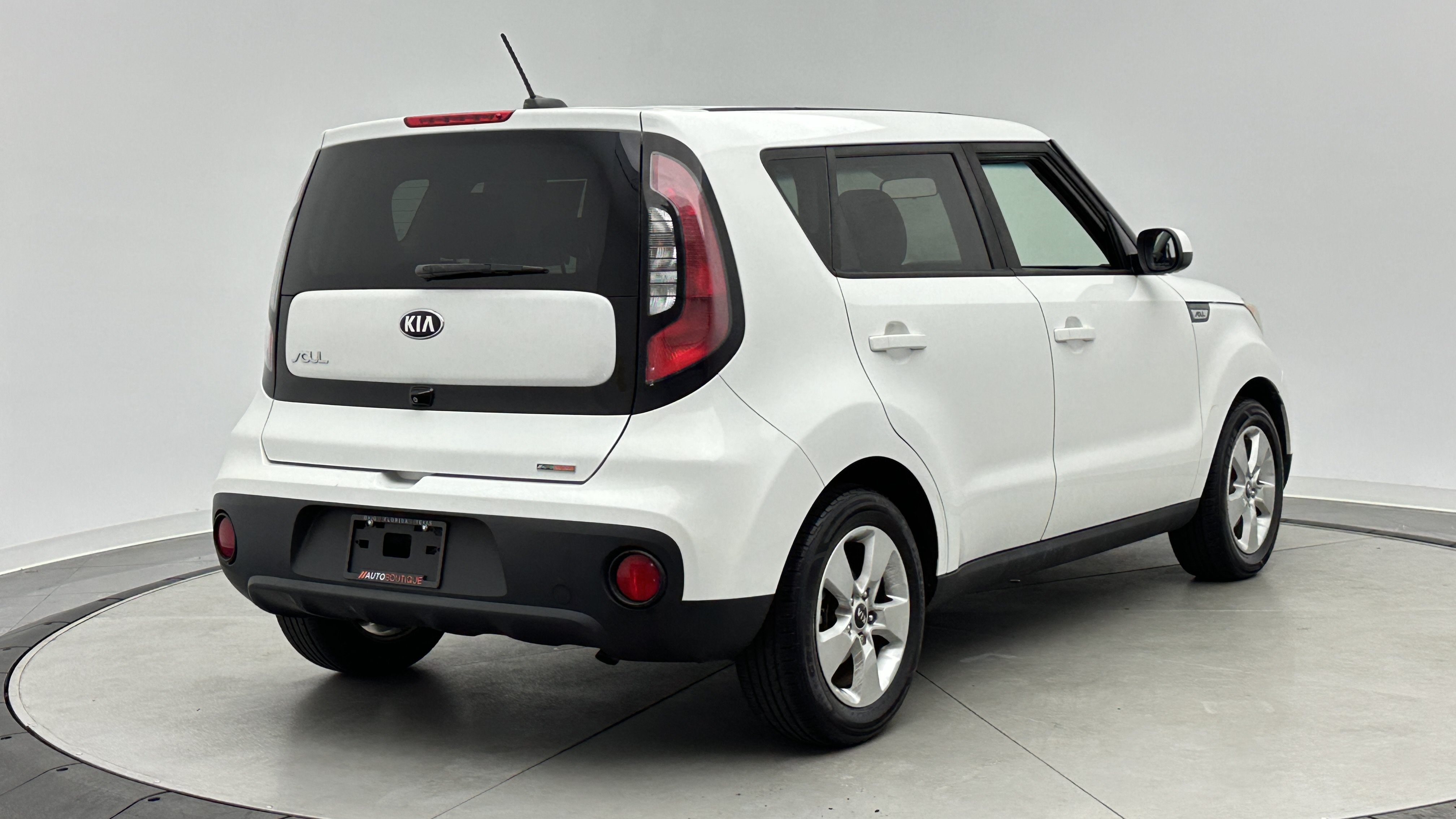 Used 2018 Kia Soul w/ Option Group 020 FWD image 7