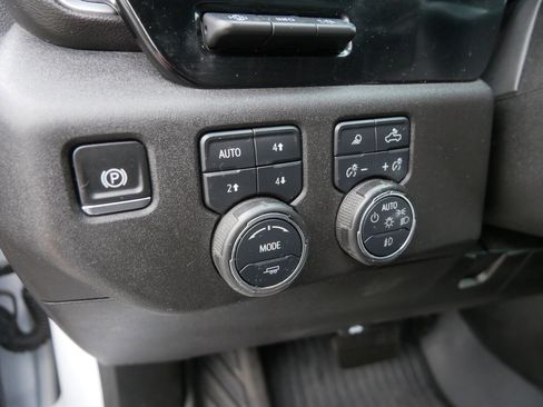 Used 2025 Chevrolet Silverado 3500 High Country w/ Technology Package image 26