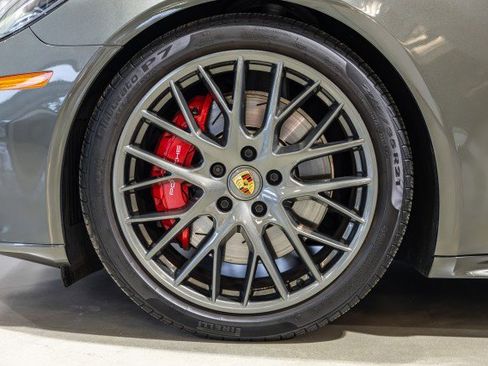 Used 2023 Porsche Panamera GTS image 23