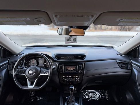 Used 2020 Nissan Rogue SV image 32