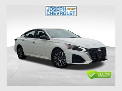 Used 2025 Nissan Altima 2.5 SV