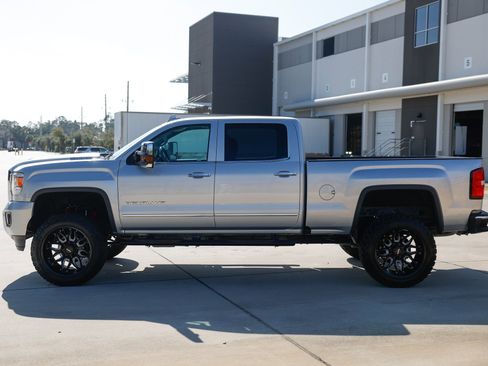 Used 2018 GMC Sierra 2500 Denali w/ Duramax Plus Package image 8