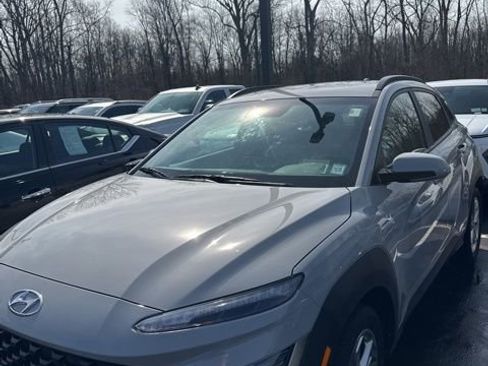 Used 2023 Hyundai Kona SEL image 2