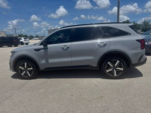 Certified 2023 Kia Sorento EX w/ Panoramic Sunroof Package FWD image 8