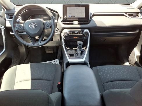 Used 2024 Toyota RAV4 XLE AWD/4WD image 18