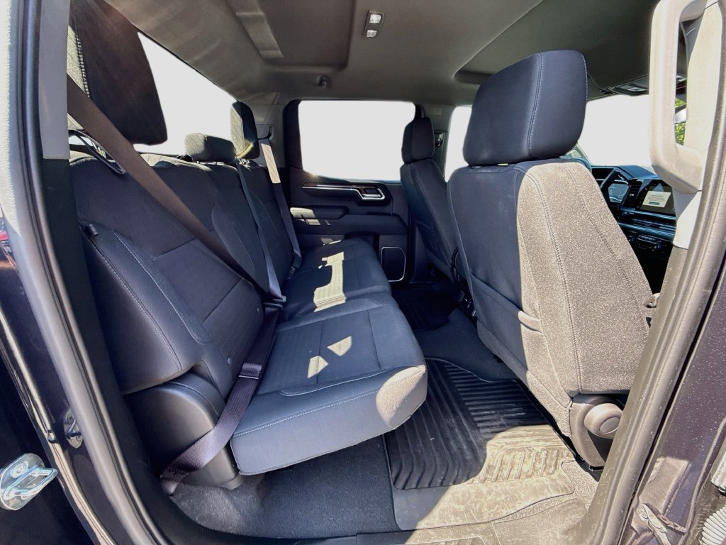 Used 2023 Chevrolet Silverado 1500 LT AWD/4WD image 30
