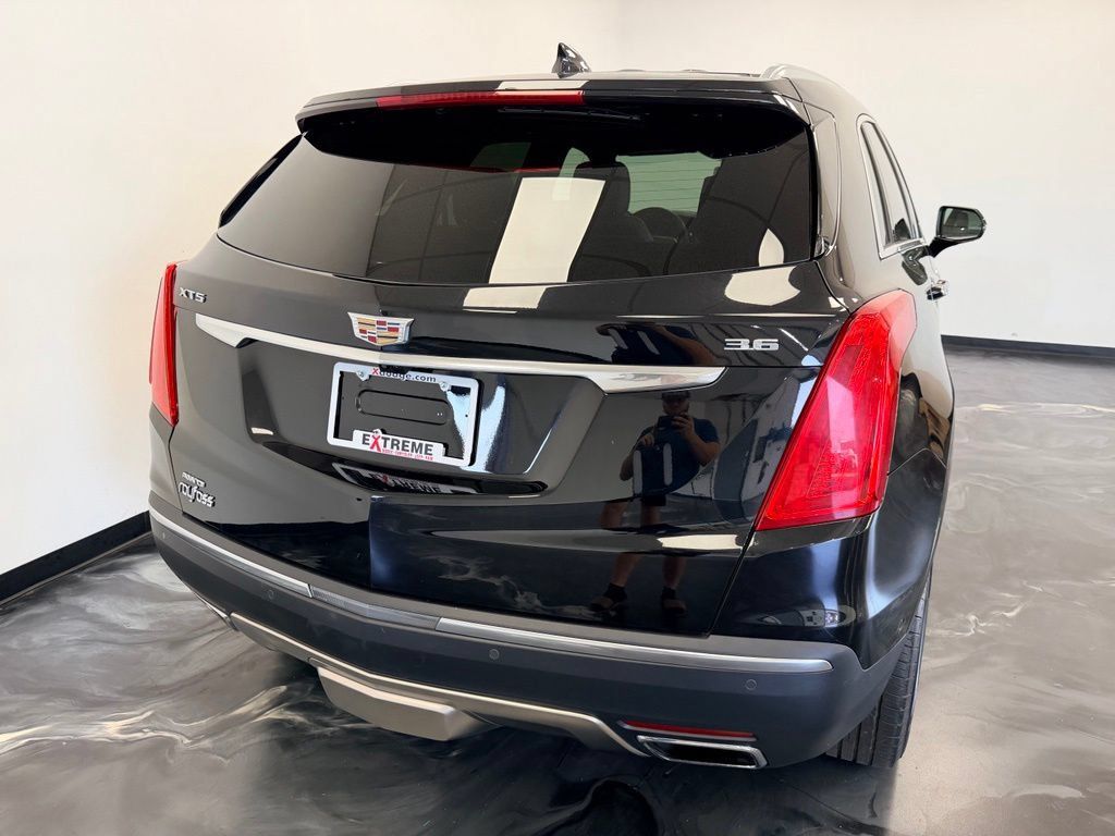 Used 2018 Cadillac XT5 Platinum w/ Driver Assist Package AWD/4WD image 5