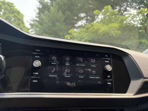 Used 2020 Volkswagen Jetta SEL FWD image 32