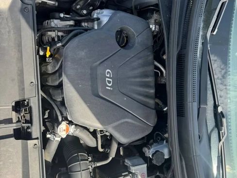 Used 2015 Hyundai Veloster FWD image 10