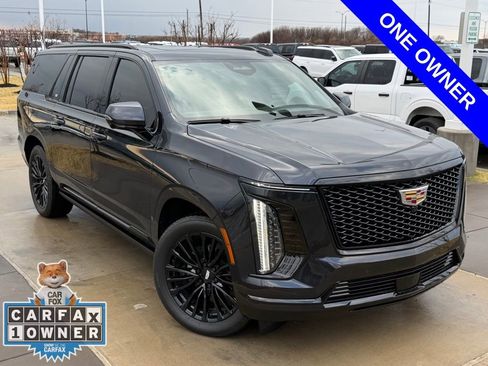 Used 2025 Cadillac Escalade ESV Sport Platinum w/ LPO, Floor Liner Package image 4