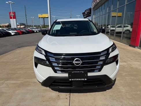 Certified 2025 Nissan Rogue S FWD image 8