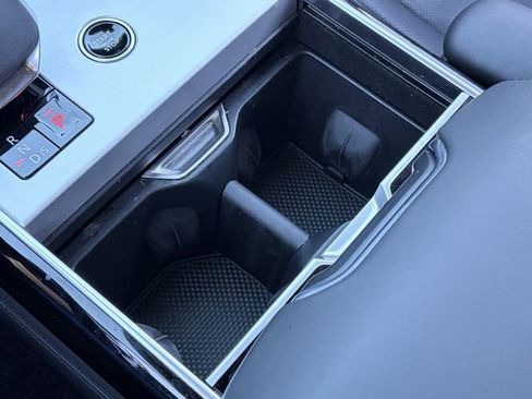 Used 2025 Land Rover Range Rover Autobiography image 18