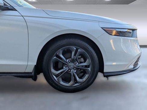Used 2023 Honda Accord EX image 12