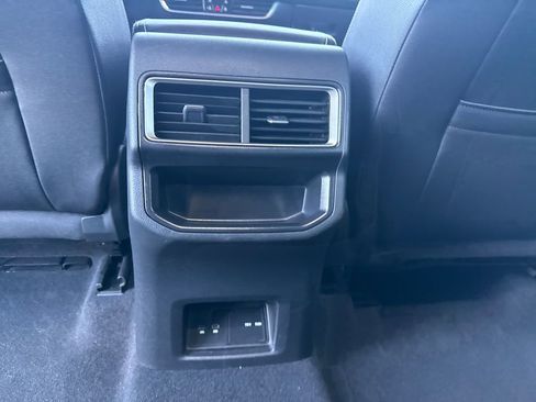 Used 2025 Volkswagen Atlas Cross Sport SE image 28