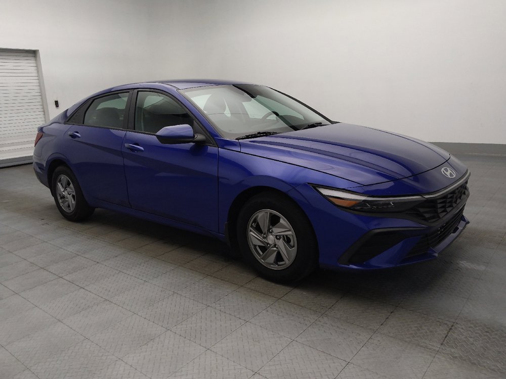 Used 2025 Hyundai Elantra SE FWD image 11
