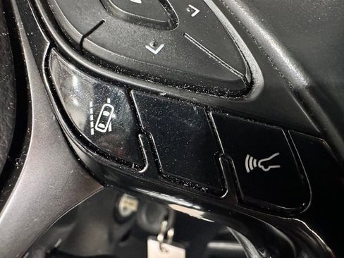 Used 2018 Toyota C-HR XLE image 23