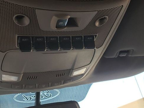 Used 2018 Ford F250 Lariat w/ Chrome Package image 19