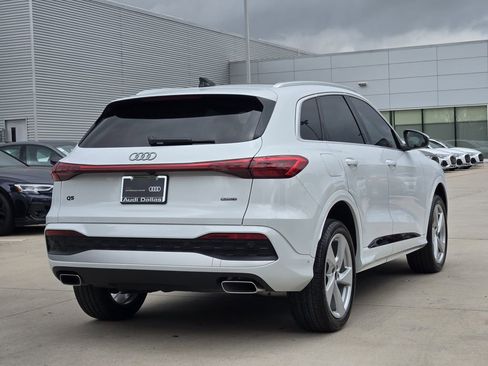 Certified 2025 Audi Q5 Premium Plus w/ Premium Plus AWD/4WD image 8
