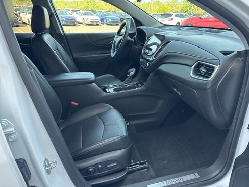 Used 2022 Chevrolet Equinox Premier image 24