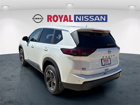 Used 2026 Nissan Rogue SV w/ Cold Weather Package image 4