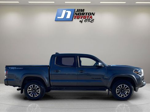 Used 2023 Toyota Tacoma TRD Sport image 4