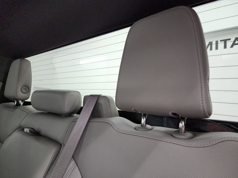 Used 2021 Chevrolet Silverado 3500 LTZ w/ Gooseneck/5TH Wheel Package image 39