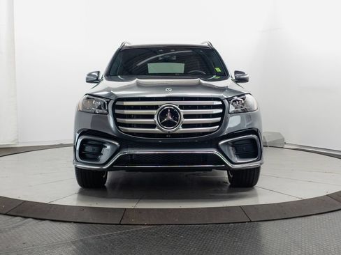 Used 2025 Mercedes-Benz GLS 450 4MATIC image 2