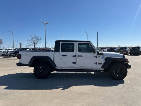 Used 2020 Jeep Gladiator Sport image 6