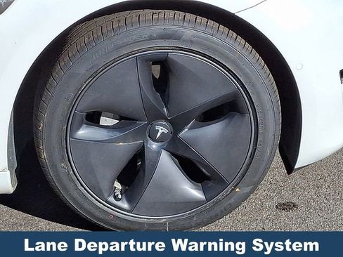 Used 2018 Tesla Model 3 Long Range image 10