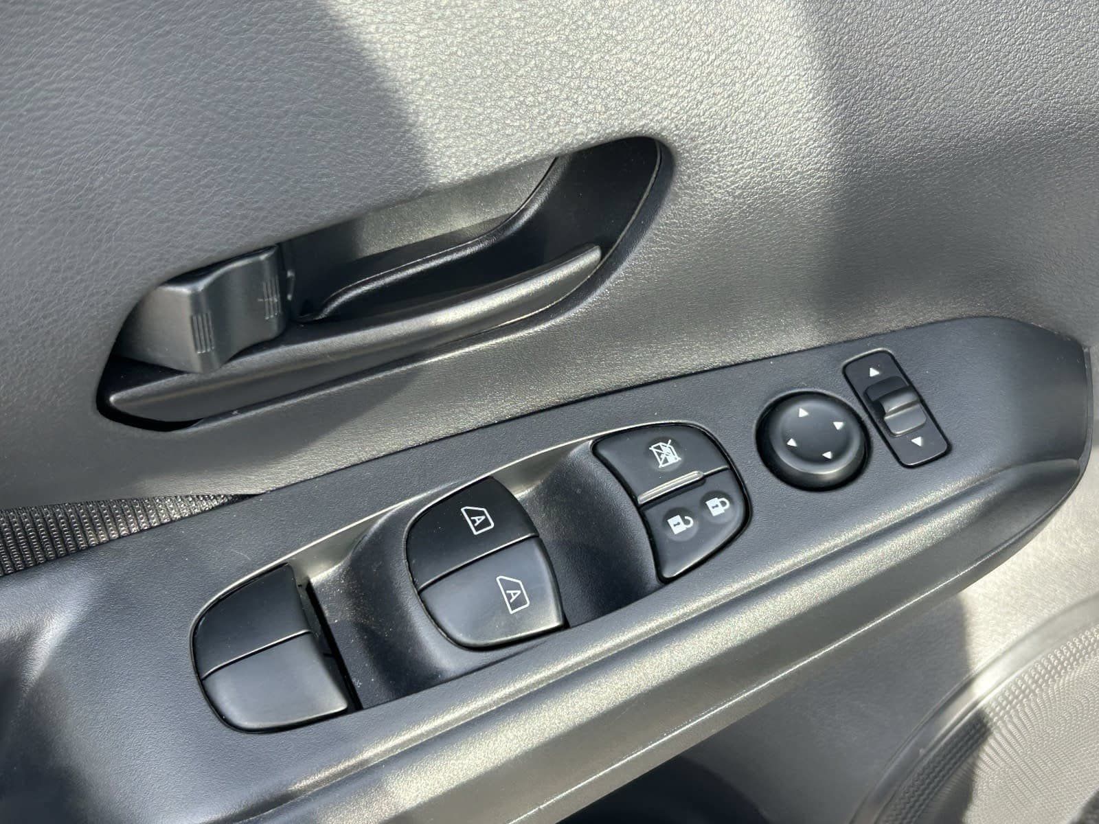 Used 2025 Nissan Kicks Play S FWD image 25