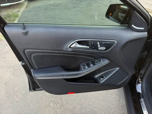 Used 2019 Mercedes-Benz GLA 250 4MATIC image 40