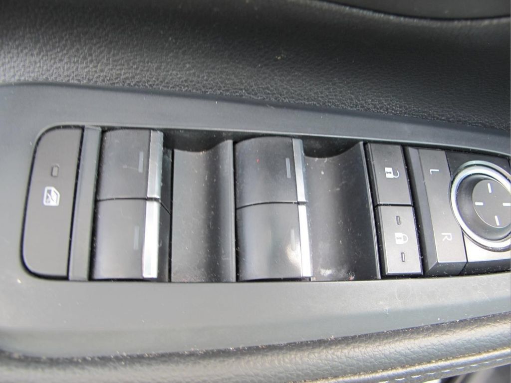 Used 2025 Toyota Grand Highlander AWD image 10
