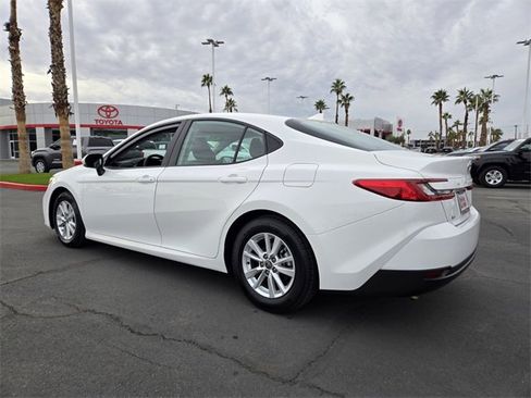 Certified 2025 Toyota Camry LE image 5