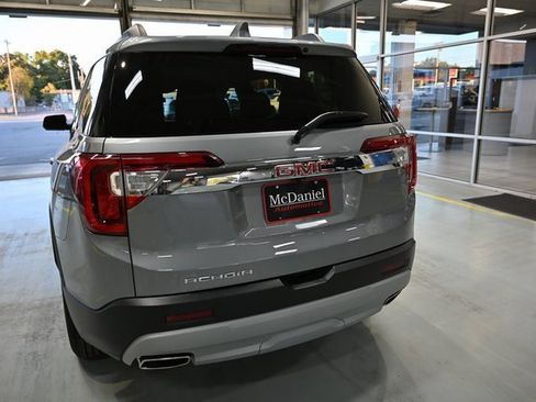 Used 2023 GMC Acadia SLE w/ Driver Convenience Package image 6