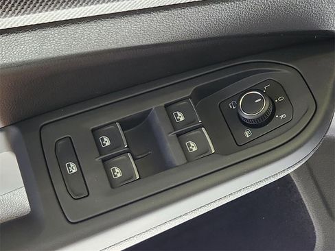New 2026 Volkswagen Golf image 4