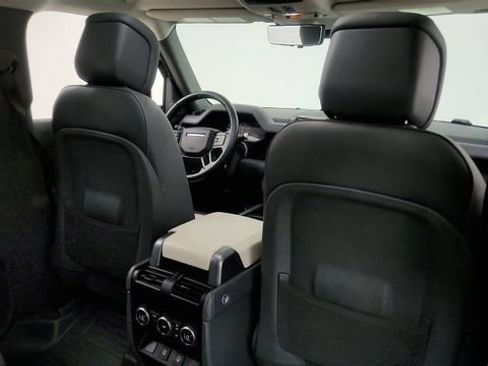 Used 2024 Land Rover Defender 110 X-Dynamic SE AWD/4WD image 37