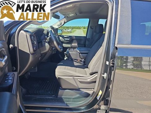 Used 2020 Chevrolet Silverado 1500 Custom w/ Custom Value Package AWD/4WD image 18