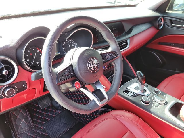 Used 2020 Alfa Romeo Stelvio w/ Nero Edizione RWD image 21