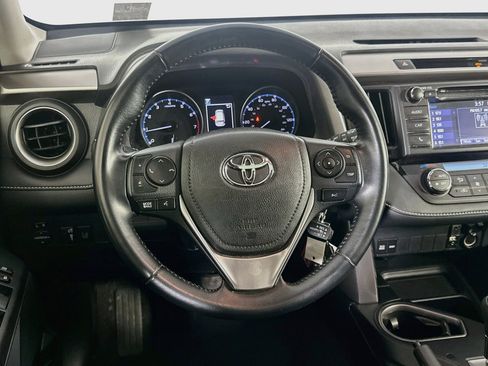 Used 2018 Toyota RAV4 XLE FWD image 17